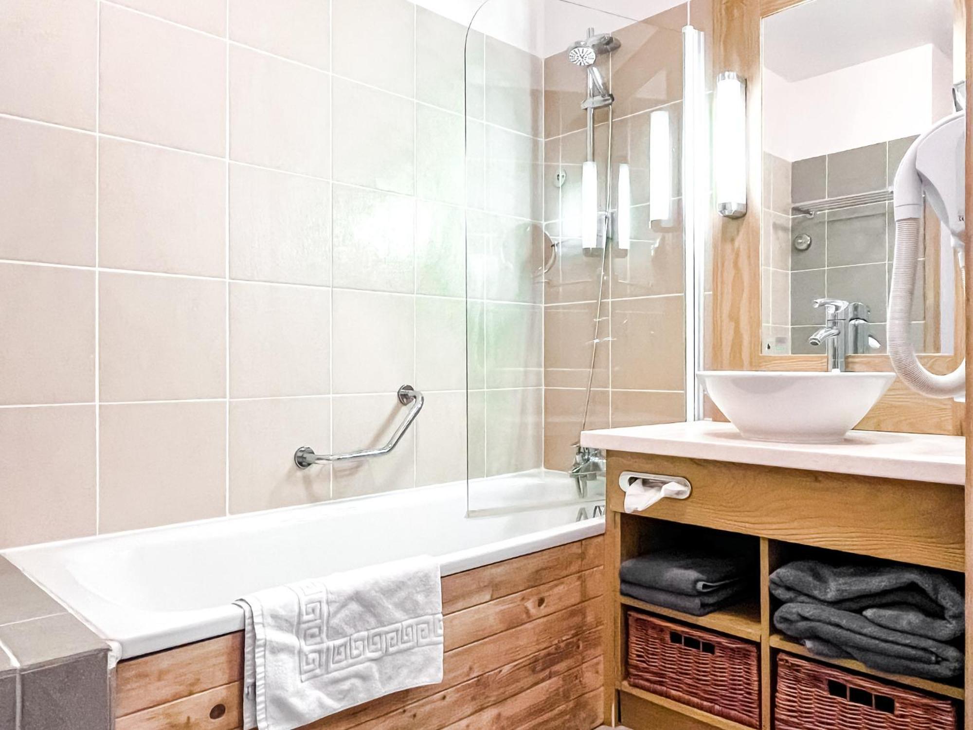 Large One-Bedroom Apartment, Wheelchair Adapted, Les Terrasses D'Eos Flaine Exterior photo