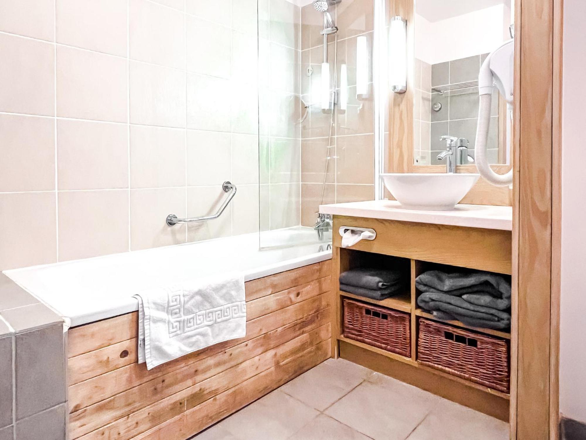 Large One-Bedroom Apartment, Wheelchair Adapted, Les Terrasses D'Eos Flaine Exterior photo