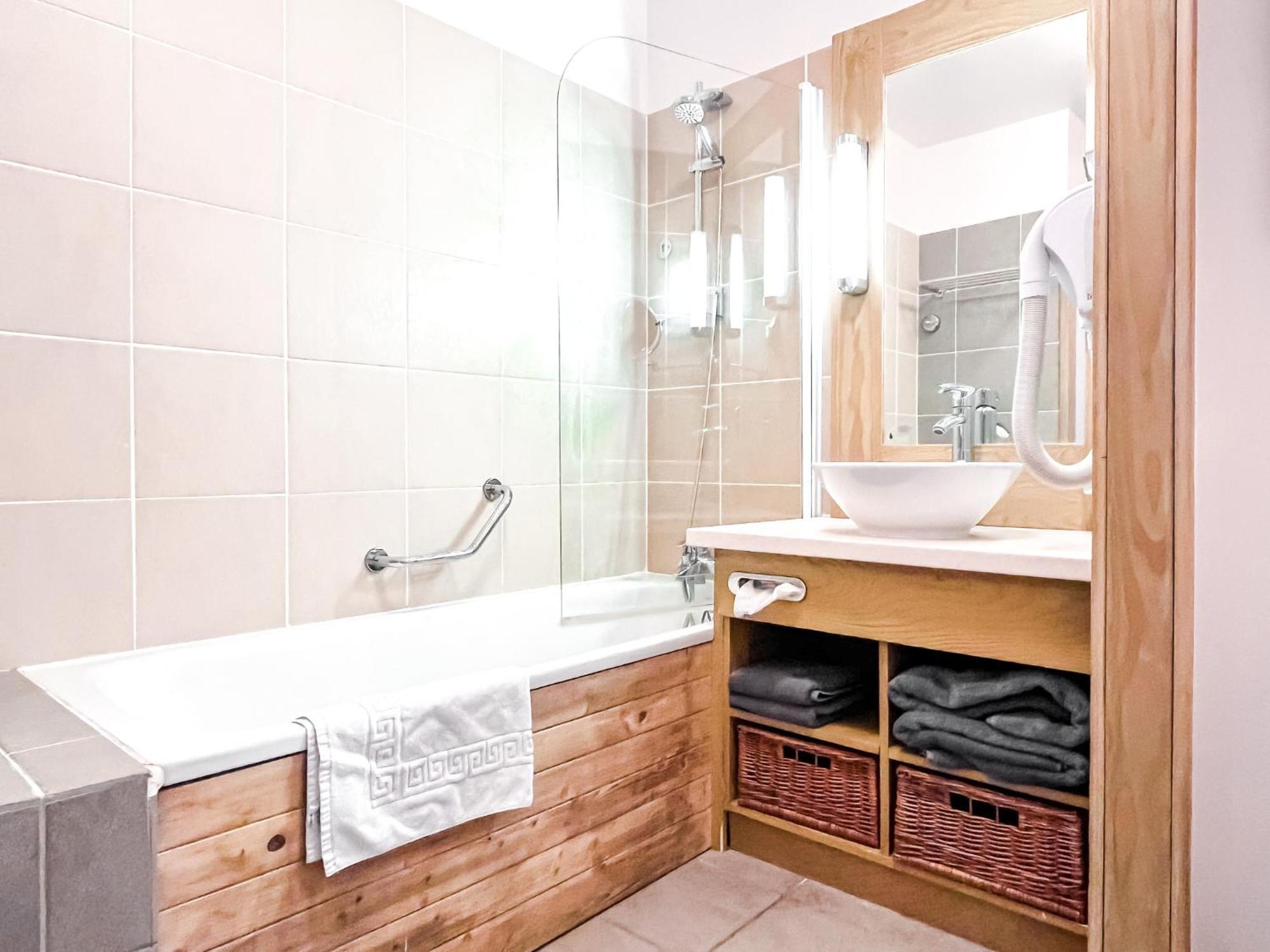 Large One-Bedroom Apartment, Wheelchair Adapted, Les Terrasses D'Eos Flaine Exterior photo