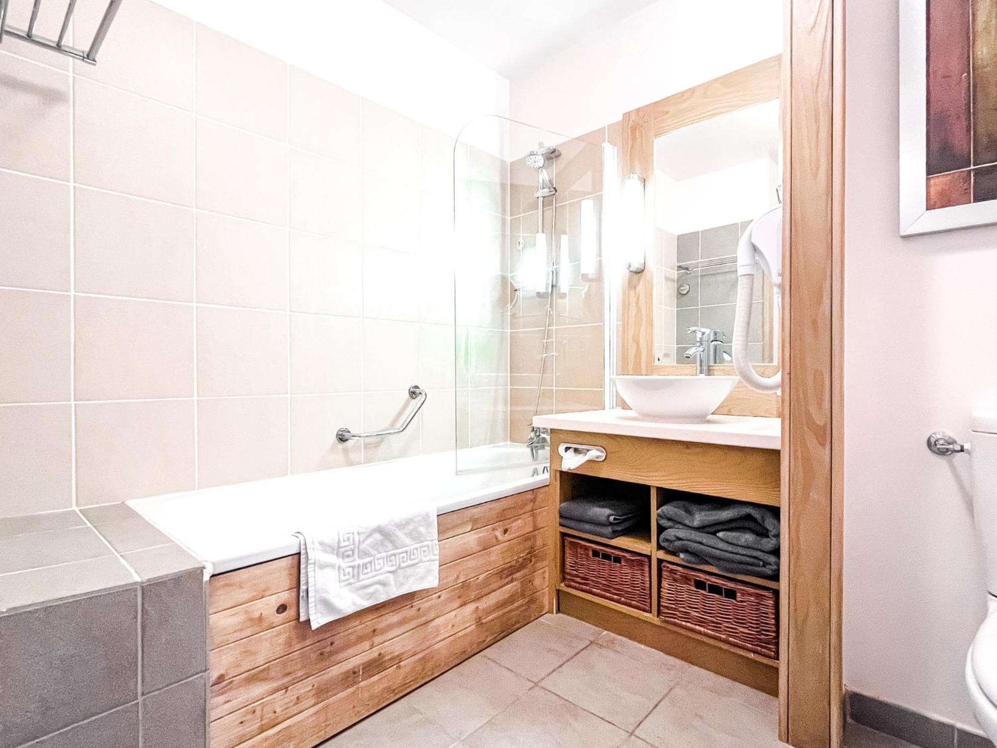 Large One-Bedroom Apartment, Wheelchair Adapted, Les Terrasses D'Eos Flaine Exterior photo