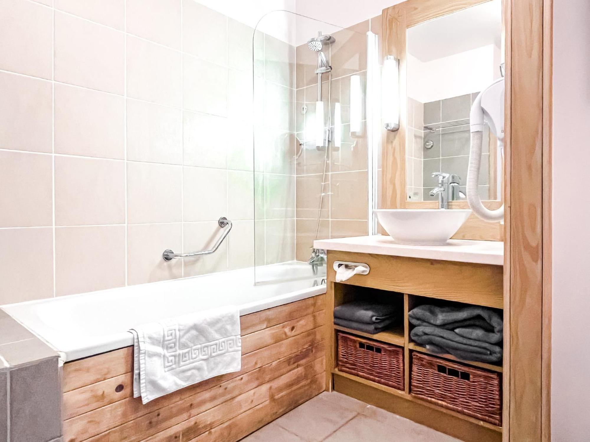 Large One-Bedroom Apartment, Wheelchair Adapted, Les Terrasses D'Eos Flaine Exterior photo
